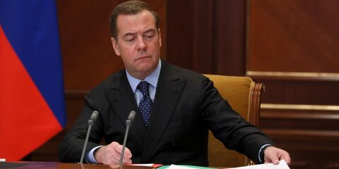 Медведев призвал ведомства работать слаженно