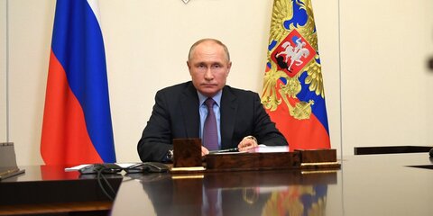 Путин смотрит в интернете все, что ему нужно – Кремль