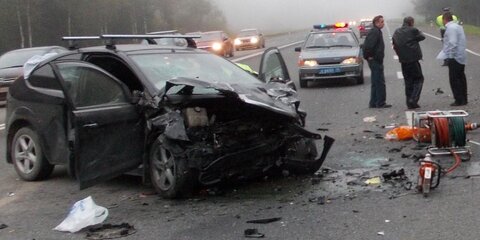 На Калужском шоссе столкнулись три иномарки, пострадали пять человек