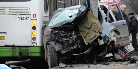 В ДТП с участием рейсового автобуса под Москвой погиб человек