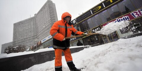 Более 70 бригад Мосводостока дежурят в столице из-за таяния снега
