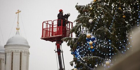 В столице начинается демонтаж новогоднего оформления