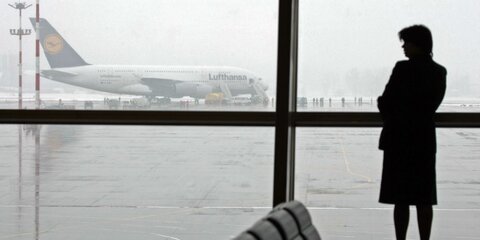 Из-за непогоды в столичных аэропортах задерживаются десятки рейсов