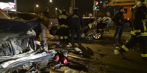 На МКАД столкнулись три автомобиля, один человек погиб