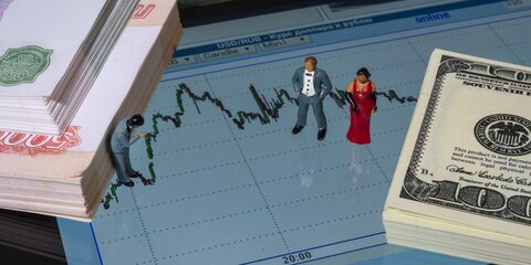 Курс доллара на Московской бирже упал ниже 50 рублей, евро – ниже 53 рублей