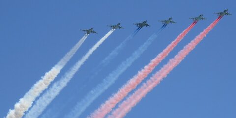 Военные летчики готовятся к облачности и ветру на параде 9 мая