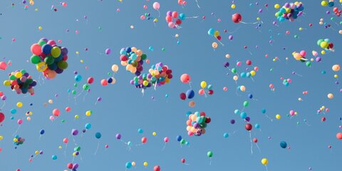 На Сокольнической площади запустили более тысячи воздушных шаров