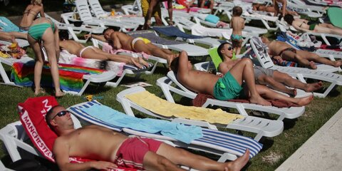 Почти 70% москвичей высказались за организацию новых пляжных зон в парках в 2016 году