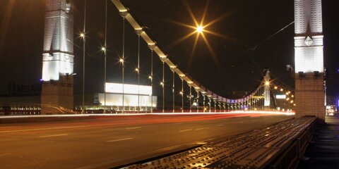 Москвичи одобрили новую художественную подсветку мостов