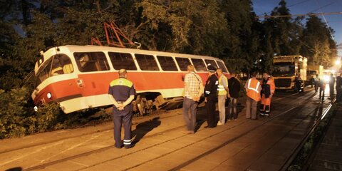 На Варшавском шоссе перевернулся трамвай, никто не пострадал