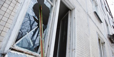 При частичном обрушении здания на западе Москвы погиб один человек