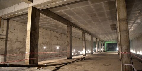 На станции метро "Боровское шоссе" завершается установка колонн