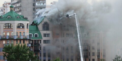 На западе столицы выгорела мансарда жилого дома