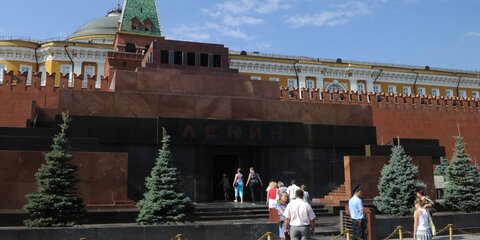 Мавзолей и некрополь на Красной площади в субботу закрыли для посетителей