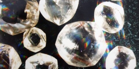 В застывшей лаве камчатского вулкана обнаружили новый тип алмазов