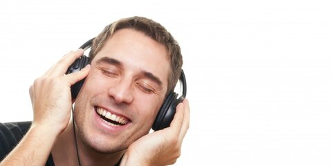 Ученые назвали пять песен счастья