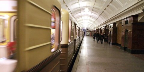 Движение поездов в центре красной ветки метро остановят на сутки