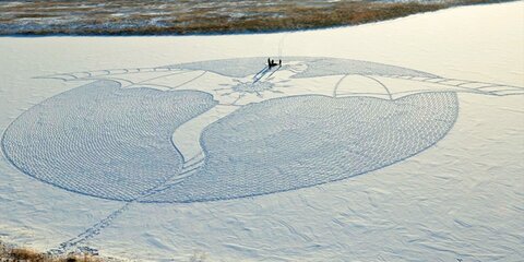 Английский художник создал снежного дракона для фильма Бекмамбетова