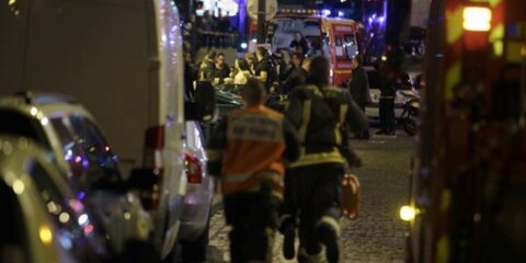 В результате терактов в Париже погибли не менее 140 человек