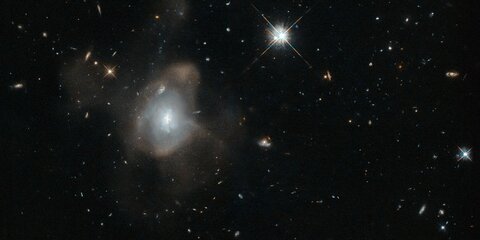 Телескоп Hubble обнаружил галактику в форме вуали