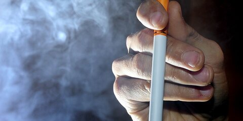 Законопроект об ограничении курения электронных сигарет внесен в Госдуму