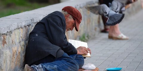 Для московских бродяг проведут выездные молебны и лекции