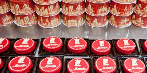 В столице съели более 100 тысяч тортов "Москва"