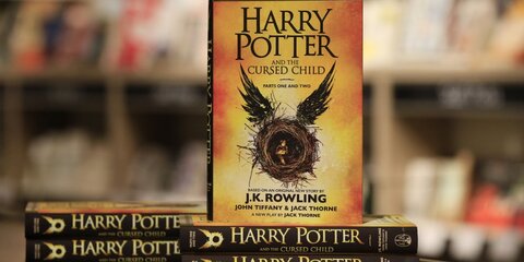 Англоязычный вариант восьмой книги о Гарри Поттере появился в Москве
