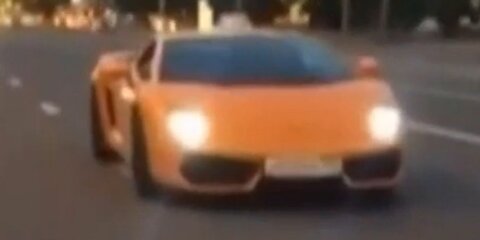 "Золотая молодежь" устроила гонки на оранжевом Lamborghini с номером 666 в центре Москвы