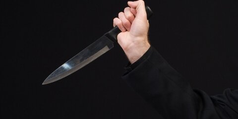 Неизвестный ранил ножом троих посетителей рынка в Мытищах