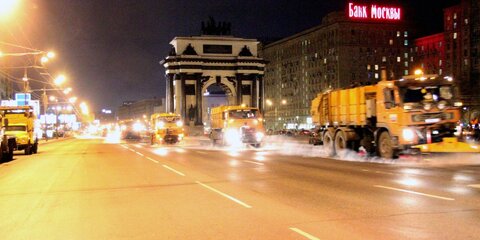 Осенняя промывка улиц началась в Москве