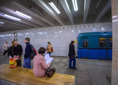 На станции «Полежаевская «из-за падения на рельсы умер пассажир