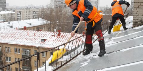 Собственников нежилых зданий обязали чистить кровлю от снега