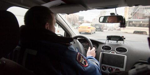 Неизвестные отобрали у владельца автомобиль на юго-западе Москвы