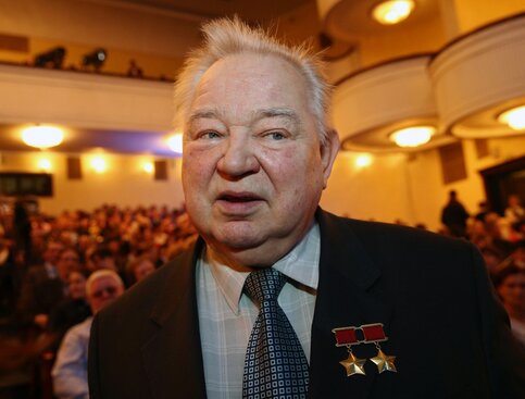 Космонавт Георгий Гречко находится на лечении в клинике
