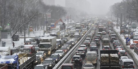 Движение автомобилей ограничено на Малом московском кольце из-за гололеда