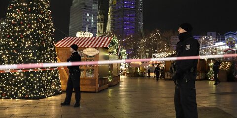 МВД Германии не исключило версию теракта на рождественской ярмарке в Берлине