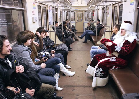 В новогодние праздники в метро столицы будут крутить песни АВВА