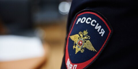 Полиция задержала москвича за продажу элитного алкоголя во дворе дома