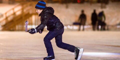 Московские парки открывают бесплатные тренировки по конькобежному спорту