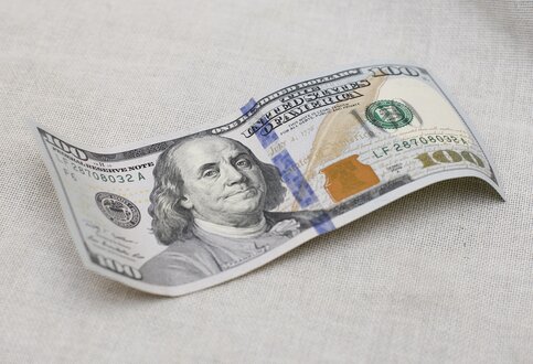 Курс доллара поднялся выше 60 руб. в ожидании закупок валюты Минфином