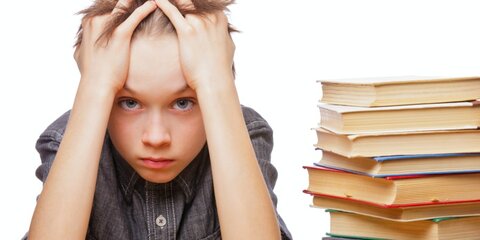 Ученые выяснили, что дети строгих родителей хуже успевают в школе