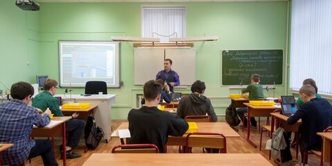 Новое электронное оборудование в 2017 году получат 600 московских школ