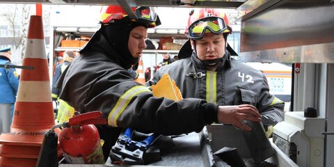 Пожарные спасли пять человек и 10 эвакуировали в ходе тушения пожара в Москве