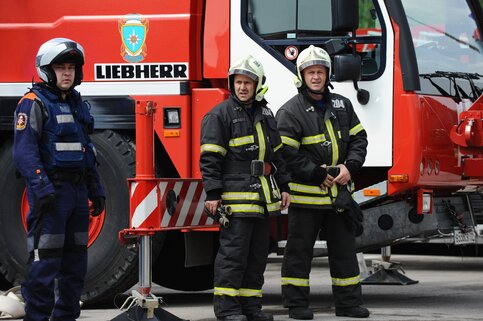 Работники МЧС спасли не менее 30 человек в процессе крупного пожара в Медведково