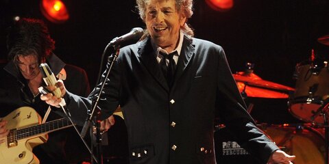 Бобу Дилану вручили Нобелевскую премию в Стокгольме