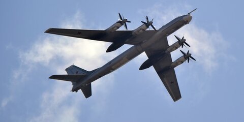 Российские бомбардировщики четвертый день летают около Аляски