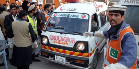 Десять пассажиров микроавтобуса погибли при взрыве бомбы в Пакистане