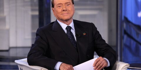 Сильвио Берлускони упал дома и расшиб себе голову