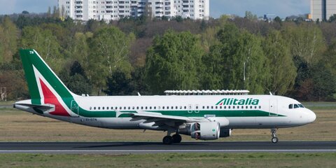 Итальянская авиакомпания Alitalia начала процедуру банкротства‍